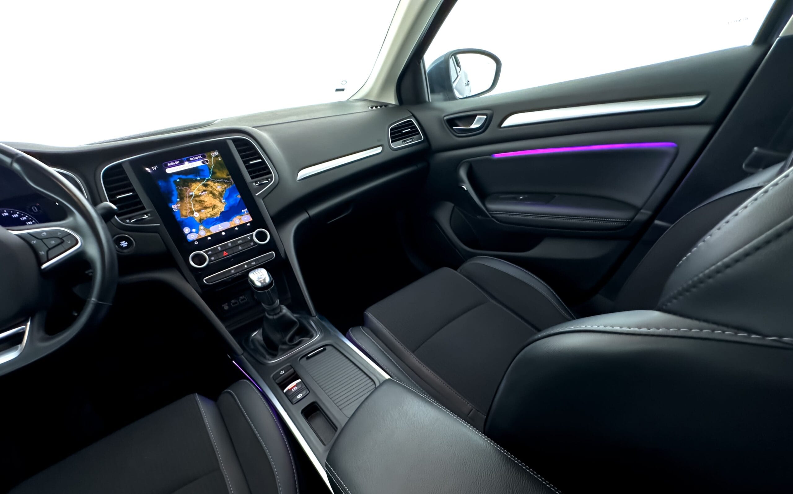 The Rise of Second-Hand EVs: Worth the Investment? 3 Second Hand EV scaled